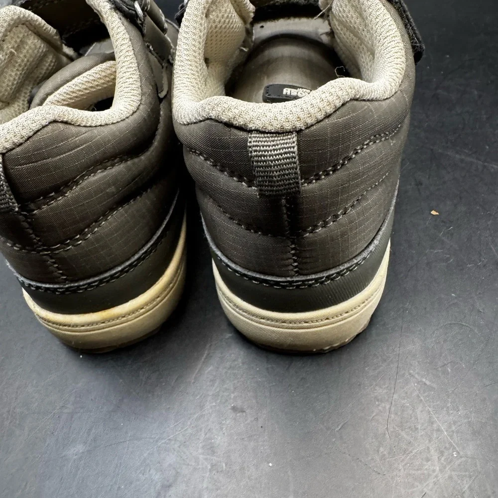 OshKosh Bgosh shoes have